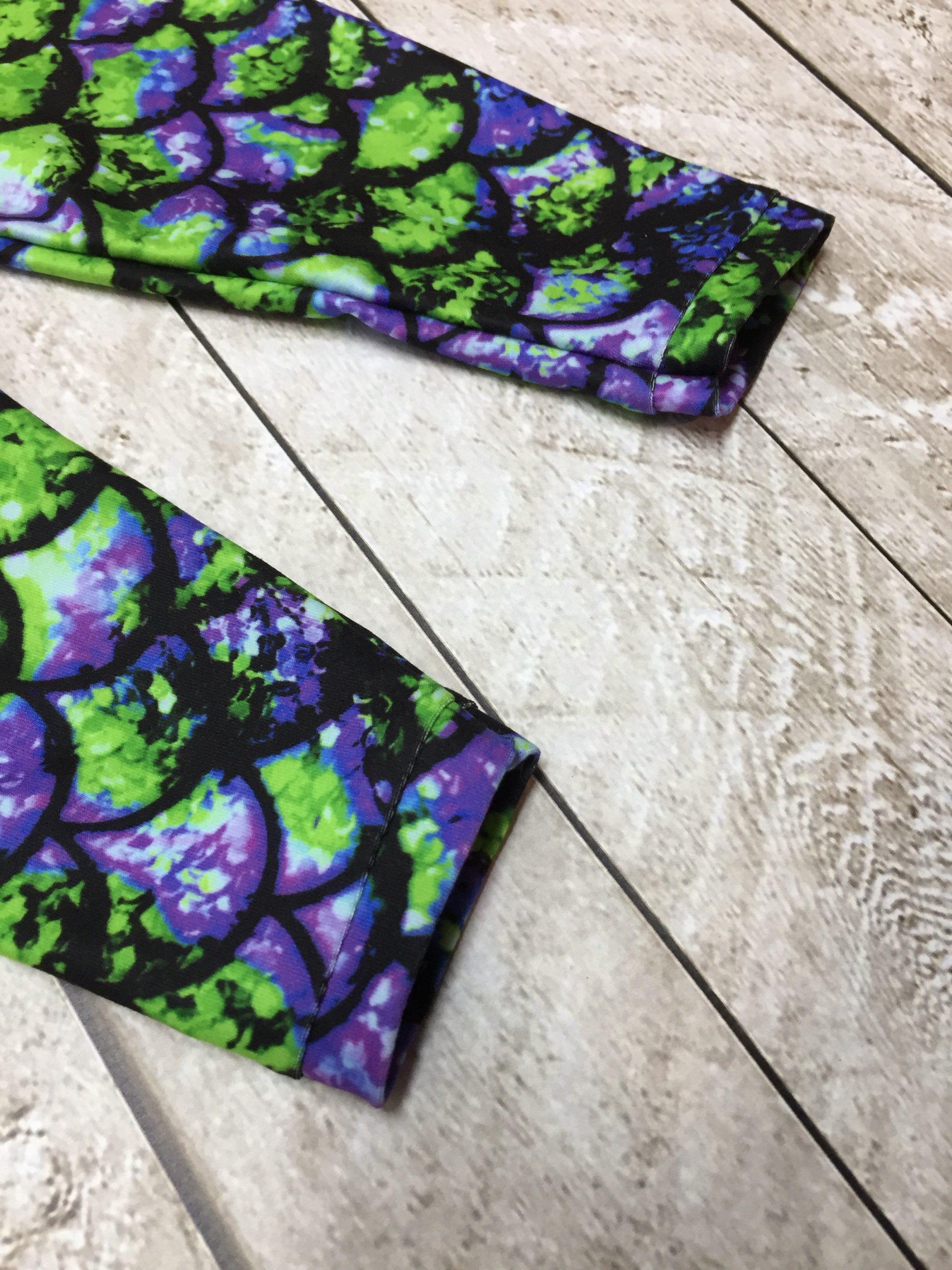 Lularoe mermaid scale leggings hotsell